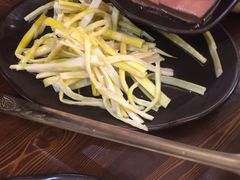 -乡土黄·鲜牛肉火锅·小龙虾(兴业街店)