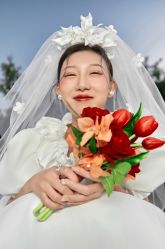 -喜爱高定婚纱摄影