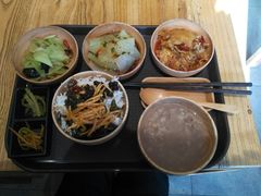 -一两饭川味素食餐厅