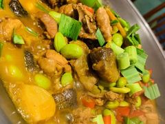 招牌美味地锅鸡-松沪名灶·豆浆鱼头·新上海菜(飞航吾悦广场店)