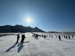-荣盛康旅野三坡滑雪场
