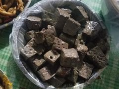 -梁老三麻辣鸡头总店