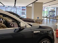 -华为智能生活馆(上海金桥国际商业广场)