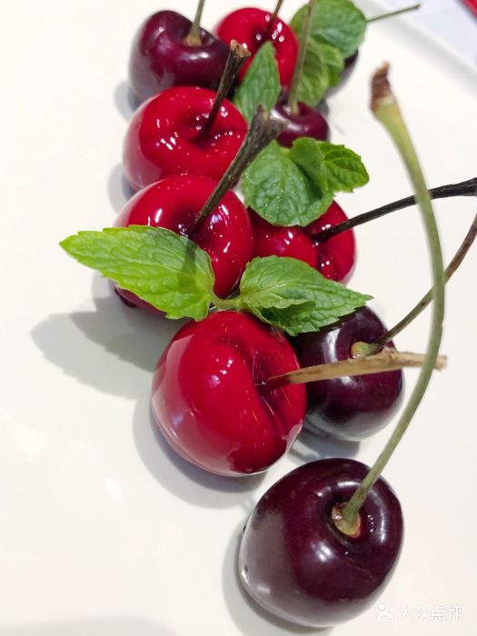 小大董(luone凯德店)樱桃鹅肝图片