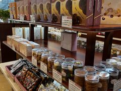 -红宝石·鲜奶小方·海派西点房(南丹店)