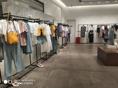 -URBAN REVIVO(上海中庚漫游城店)