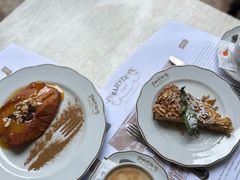 -Majestic Café