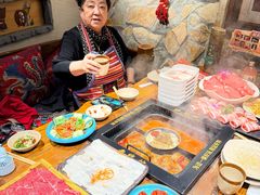 -老牌坊云南鱼豆花火锅(爱建店)