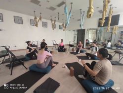 -一伽瑜伽·普拉提