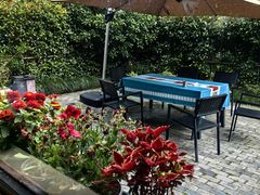 -小草屋轰趴馆别墅派对新场团建家庭聚会