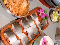 -围炉肉舍丹东海鲜烤肉·烤活鳗(步行街店)