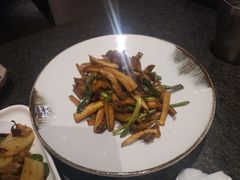 盐焗菌菇-丝路金桃·新疆菜(徐汇店)