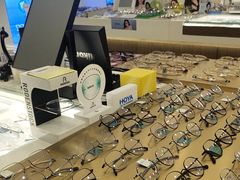 -三目眼镜·蔡司视觉合作店(青浦宝龙店)