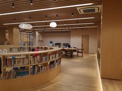 -漕河泾街道图书馆(漕河泾社区文化活动中心店)