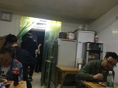 等位区-何记酿皮店(西流湾店)