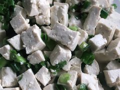 小葱拌豆腐-望湖烤鱼