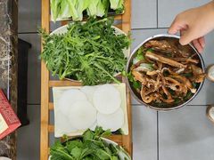 -沈记酸菜牛肉火锅店(九号路店)