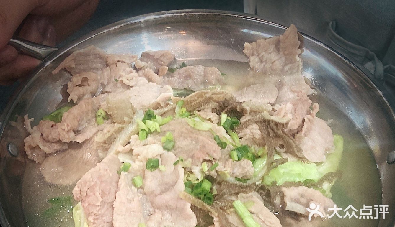 打卡上海网红川菜，肖四女乐山跷脚牛肉新店🆕开业！