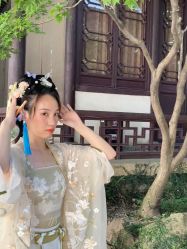 -一揽芳华汉服旗袍体验馆(拙政园店)