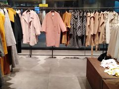 -URBAN REVIVO(上海中庚漫游城店)