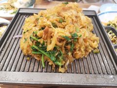 铁板酸菜五花肉-合合春饼·酱骨·东北菜(潘家园店)