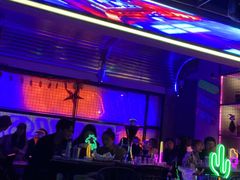 -UP嘻哈酒吧(粉巢店)