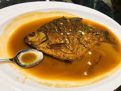 -鱼鲜饭香·招牌汽锅剁椒鱼头王