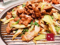 经典葱爆小羔羊肉-悦融·京鲁菜·露台花园(安定门店)
