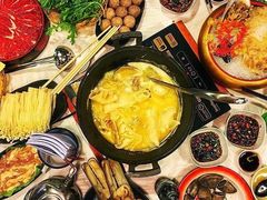 -鲜入围煮花胶鸡海鲜火锅