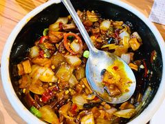 黑三剁配薄饼-雀舞云南菜(乐客城店)