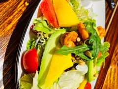 牛油果大虾沙拉-1886德国汽车餐厅(外滩十六铺码头店)