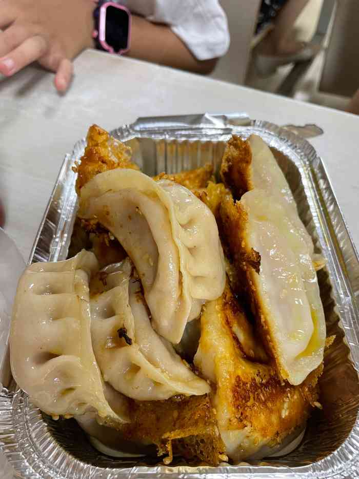 周震馄饨-"本来是愉快的吃饭,但是被店内混乱的秩序和.