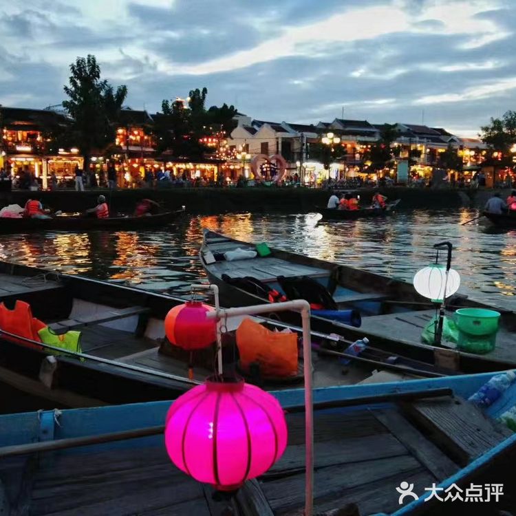 古城景区，欧洲游客很多