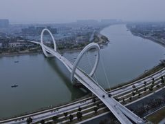 -南京眼步行桥