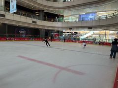 -冰纷万象滑冰场(二七万象城店)