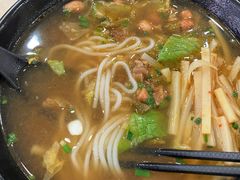 -龙记桂林米粉(财满街店)