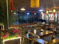 大堂-岳记兴隆·青城腊排铜火锅(融创店)