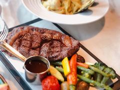 -The ROOF (通盈中心店)