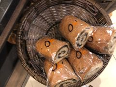 芝麻核桃全麦面包-Ole 面包房(华润万象城店)