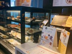 面包甜点陈列柜-麦当劳(深圳北站高铁店)