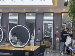 -藤野造型烫染·漂发