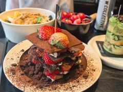 -W COLLECTIVE  DESSERT SHOP