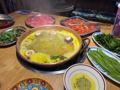 -洱火云南酸菜牛肉火锅(石景山当代商城店)