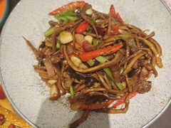 -川流不息·地道川菜·小龙虾(松东路店)