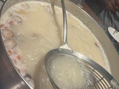 -尚尚仙·酸汤猪手·猪肚鸡火锅(华联万柳购物中心店)