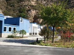 -百里峡七彩艺术小镇