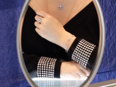 试穿搭配-DE BEERS 戴比尔斯(上海国金中心店)