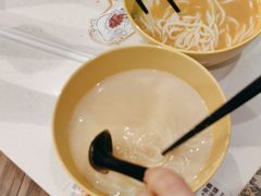 -谭仔米线(皇庭广场店)