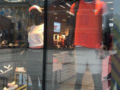 -SKECHERS 斯凯奇(上海国际时尚中心店)