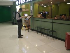 等位区-萨莉亚意式餐厅(深南茂业店)